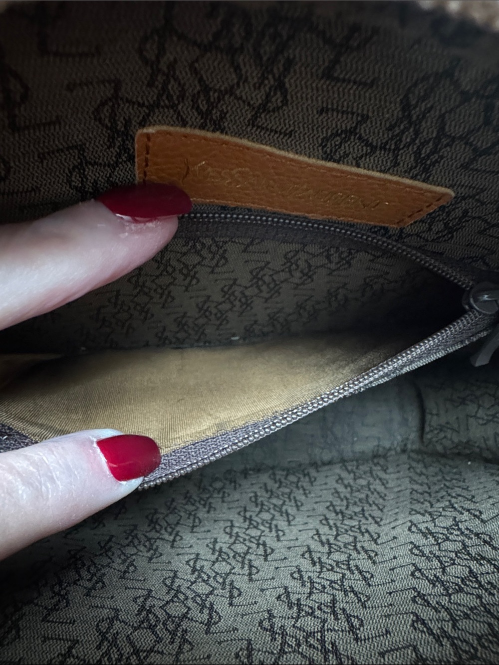 Yves Saint Laurent Women's Tan Crossbody Leather Semi-Circle Shoulder Bag - Picture 5 of 14